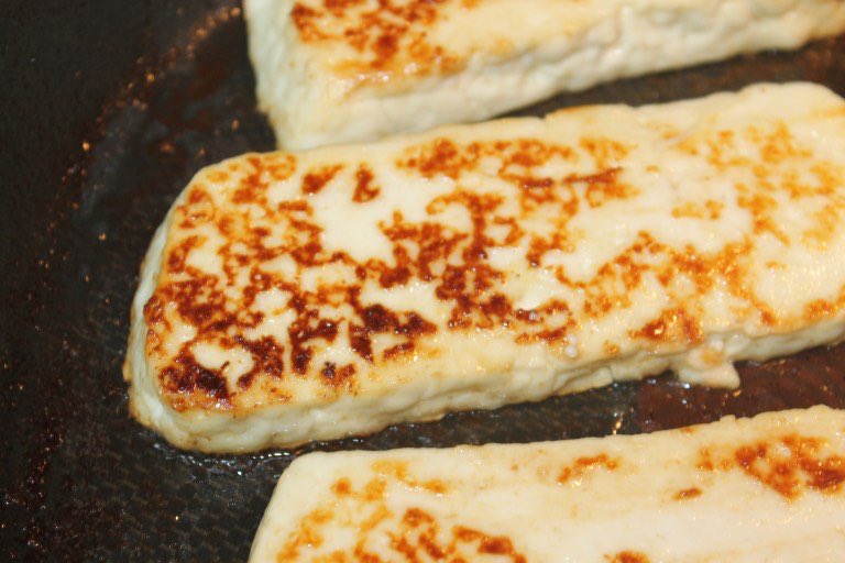 Freddsters's tweet photo. New recipe is up on the blog, https://t.co/FTIYVWlMyr, this ones an outstanding Pan Fried Queso Panela! Who doesn't love cheese?#Freddsters https://t.co/JvM5ojP9MJ