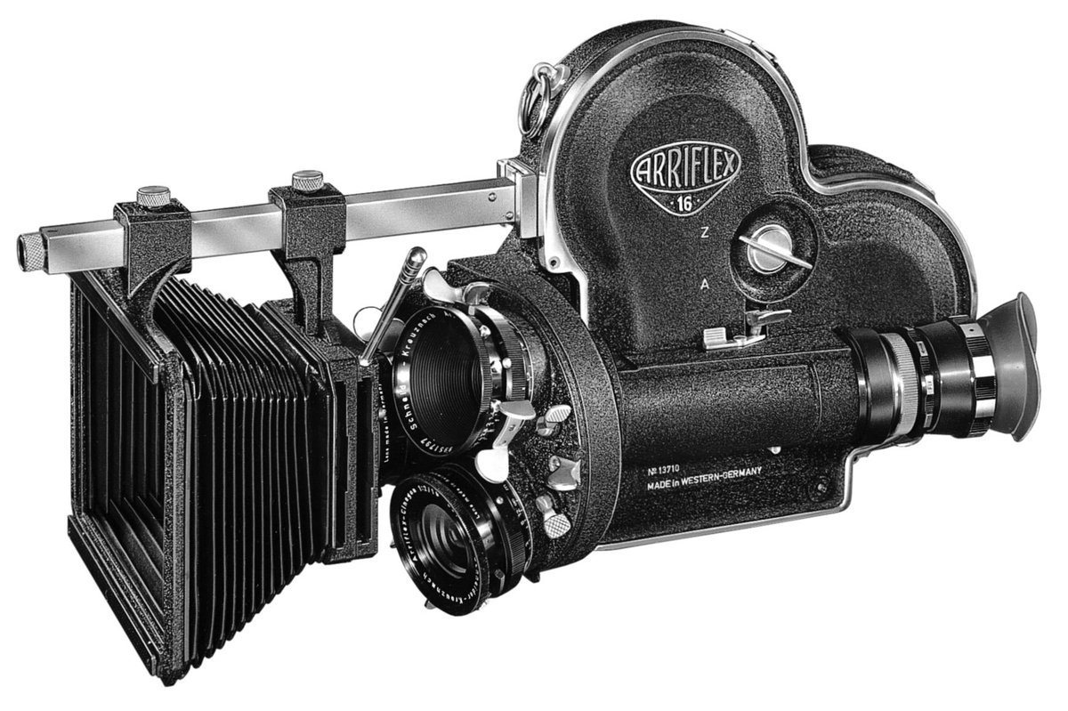 ARRIChannel's tweet photo. In 1952 #ARRI released the #ARRIFLEX 16ST, the first professional 16mm film camera to incorporate a reflex mirror shutter. #tbt #arri100 https://t.co/E6pIwfGEYQ