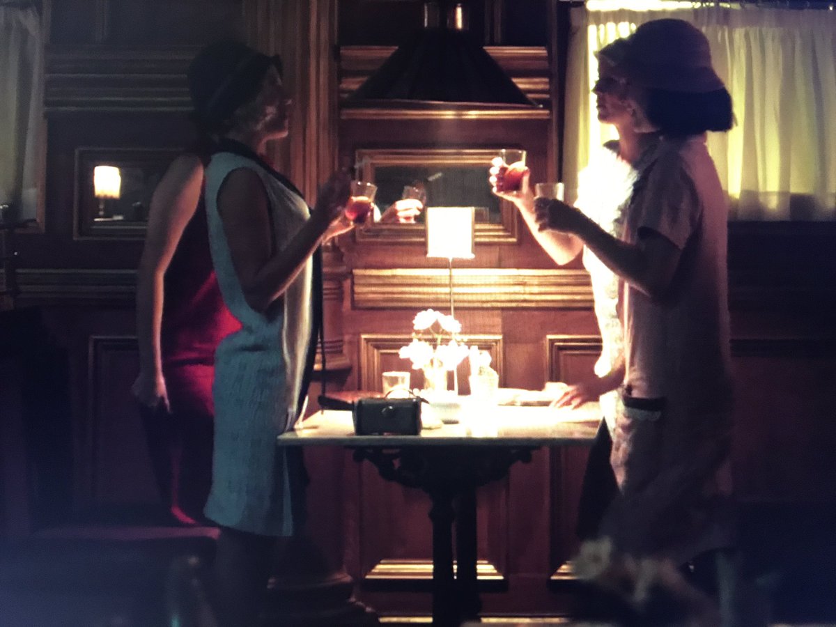 Por ser mujeres independientes💪🏼#ComoUnaChicaDelCable <a href="/andreacompton/">Andrea Compton</a>