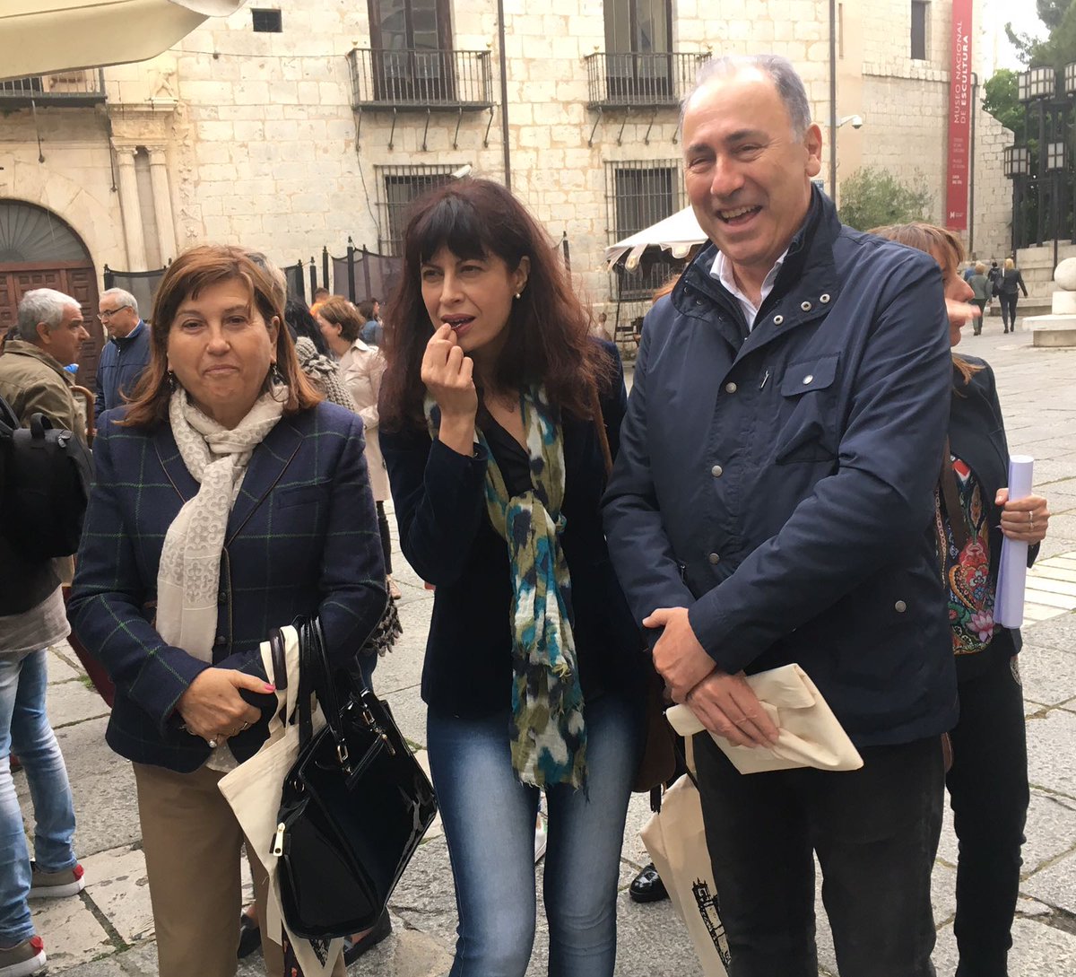 Gran trabajo de los distintos artesanos del #MercadoCastellano de #SanPedroVLL17 👏👏 #Inauguración #Valladolid #Turismo #cita