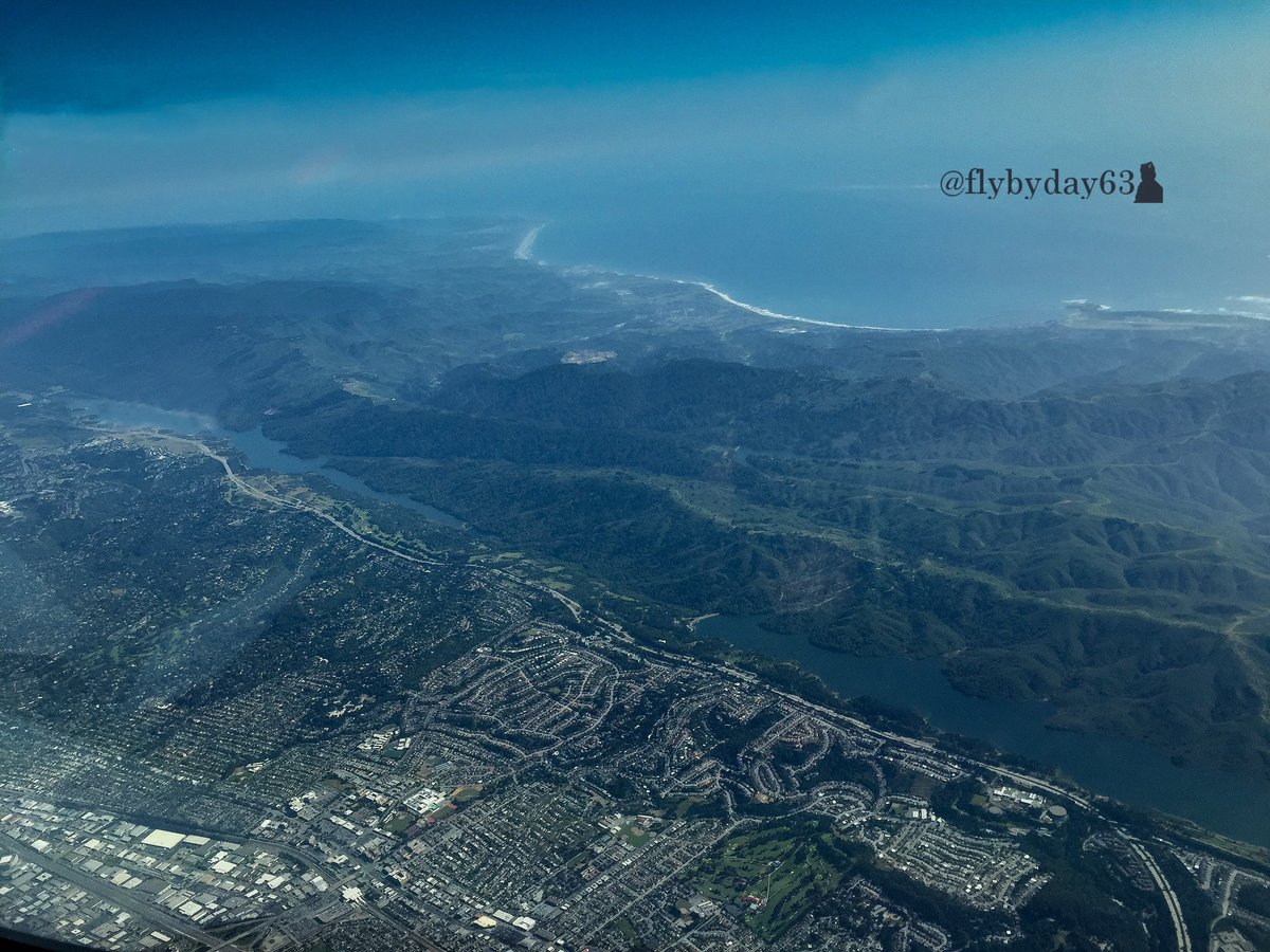 flybyday63's tweet photo. And after the long flight, finally views of San Francisco. One of my favourite  approaches..!! #A380 #Cockpit #FinalDescent #Speedbird #BA https://t.co/IWAzc8bcki