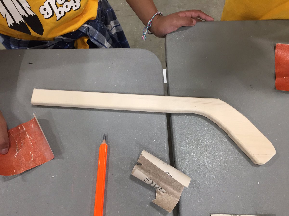 ALGaetzSchool's tweet photo. Last session of the day! Some carpentry, making a mini stick! #kit2017 https://t.co/th2NTuRYoy