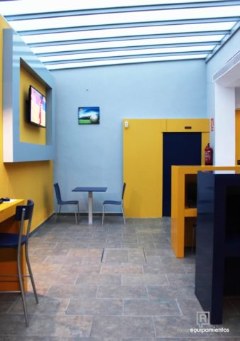 cybergolES's tweet photo. Cybergol Café, el Sport Bar del futuro, un local con un concepto innovador de entretenimiento y ocio ⚽
https://t.co/PsCdX1O7RW #emprender