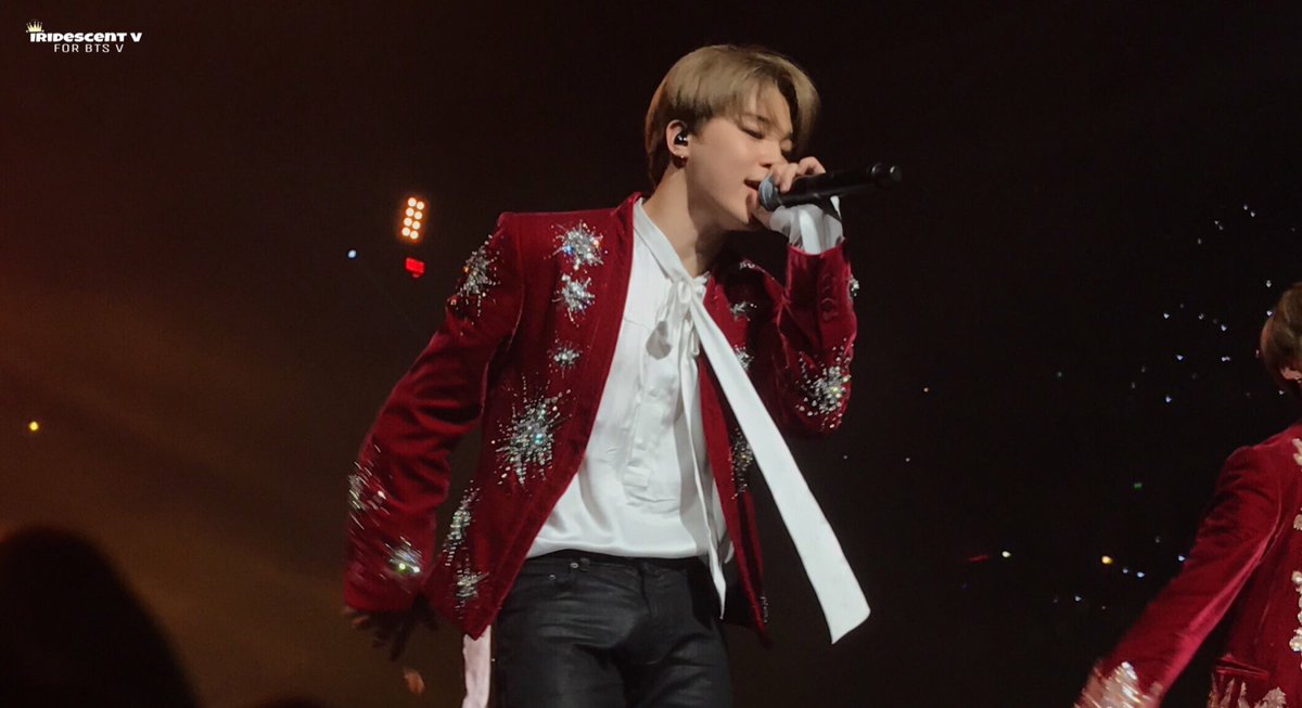 IRIDESCENTV95's tweet photo. 170204 All eyes on you

#JIMIN #지민 #BTS #방탄소년단 #BTSBBMAs https://t.co/1q98Zry7wx