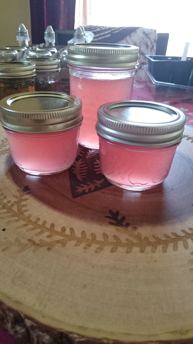 InsideAwareness's tweet image. Lilac Jelly livingnatureslove.wordpress.com/2017/05/11/lil…