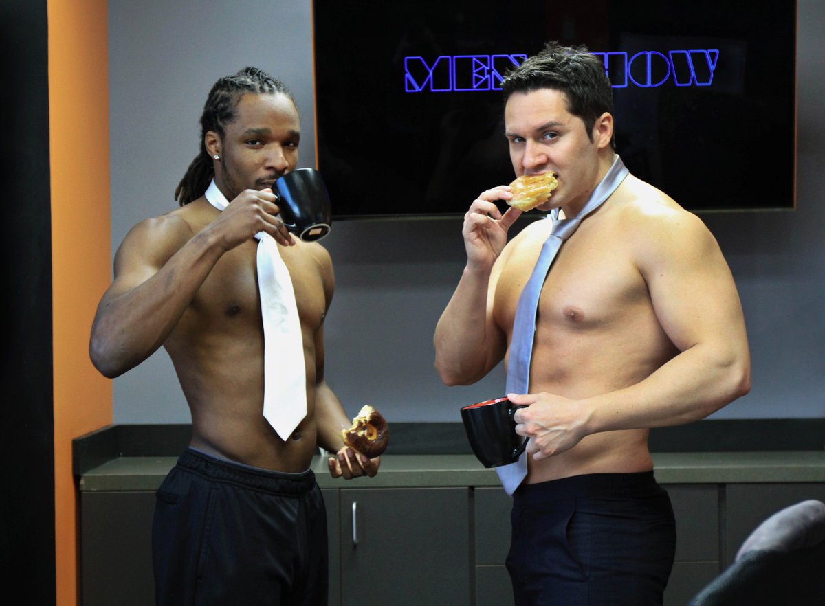 How do you like your coffee?😜

#dark #creamy #sexymen #dayattheoffice #menshowlive #comingsoon #NationalEatWhatYouWantDay