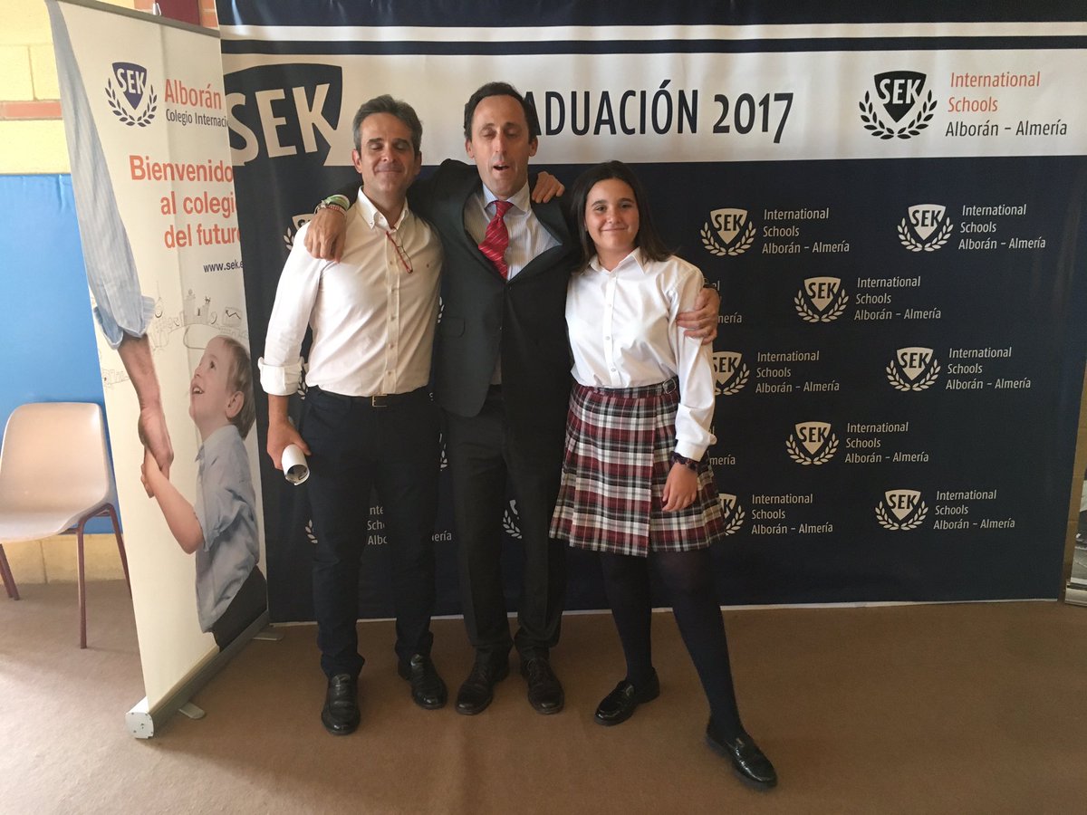 antonioriosluna's tweet photo. Impresionado de conocerte @jlmunozescassi. Paloma y su cole colaborando en la lucha contra la ELA #retopichon @sekalboran @institucionsek https://t.co/zdl106HYQv