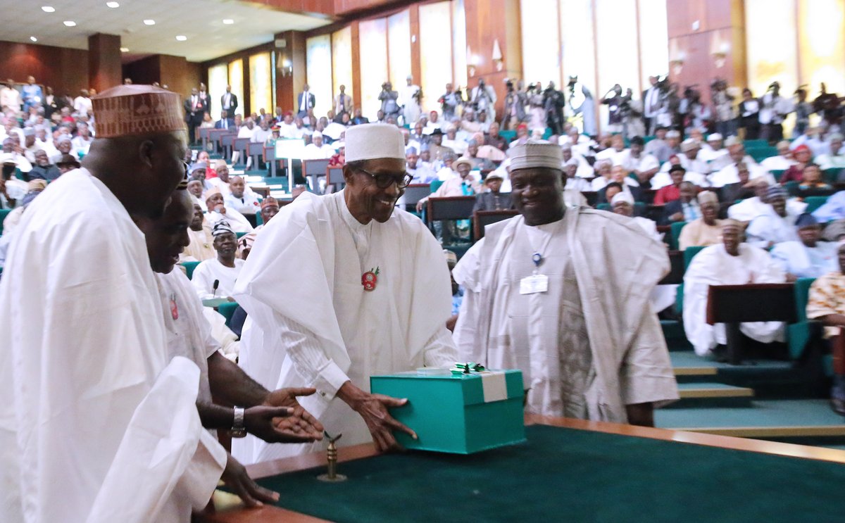 ferarry34's tweet image. CLEVER COVER: Note that D NASS budget breakdown cleverly excludes sum of N4bn for... ln.is/zlueS by #TitiLove_ via @c0nvey