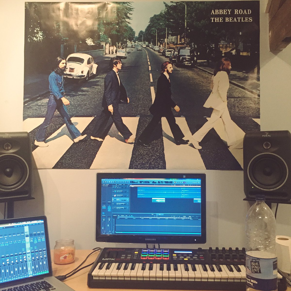 GalaxyThiefBand's tweet photo. Got a new poster in the studio🤙🏼🔥 https://t.co/zSM5jpvbz5