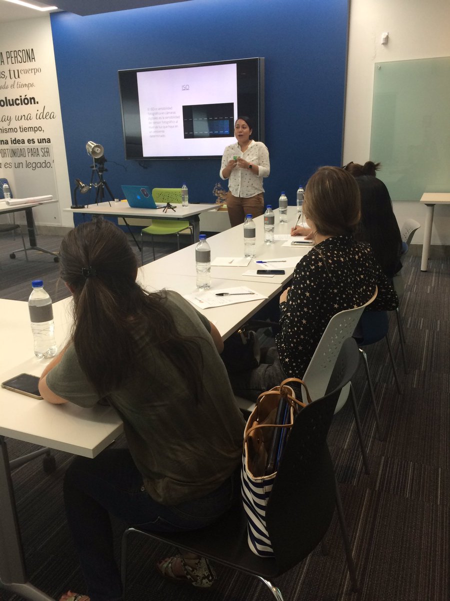 Empezando el Taller de Fotografía para Redes Sociales 📸 #Workshops #MarketingDigital