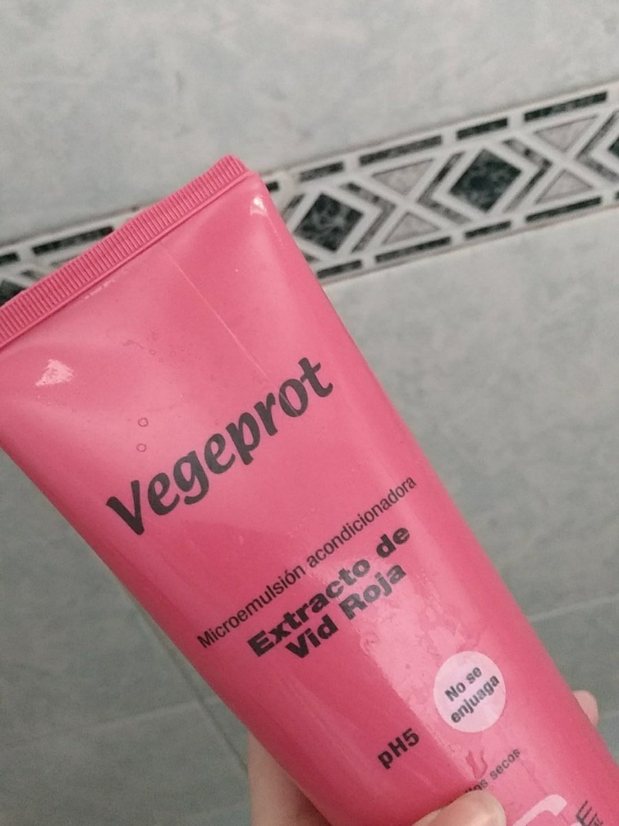 ymat_dorb's tweet photo. @vegetta777 no sabía que tenías una marca de champú 😂 https://t.co/WkaHqEC8xl