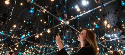 LexisAgency's tweet photo. Throwing it back to some of the great moments captured by the @OpenUniversity reflection cube last week #OUreflect #Tbt https://t.co/ecSDh7Lvqq