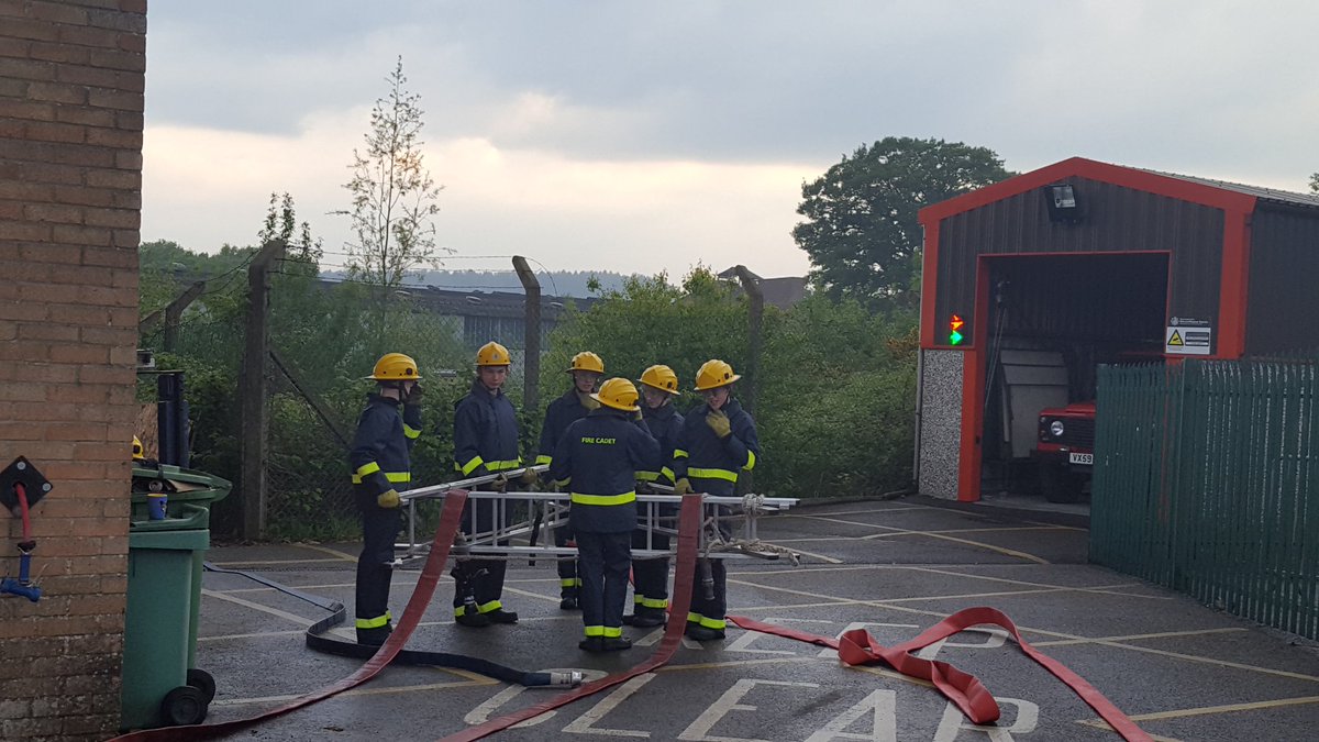 samatti0410's tweet photo. Great team work tonight @CFCadets @GlosFireChief @AndrewHermisto3 @Glosfire https://t.co/ezTewzpotT