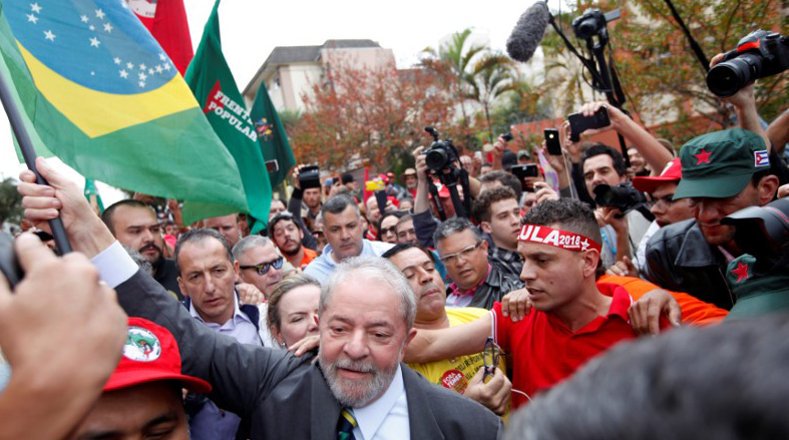 yolandacoronel4's tweet photo. #Galería | Lula declaró ante el juez Moro, y luego ofreció emotivas palabras a... https://t.co/Z6oo2msPgB by #blancaePSUV via @c0nvey https://t.co/l5GqUItchm