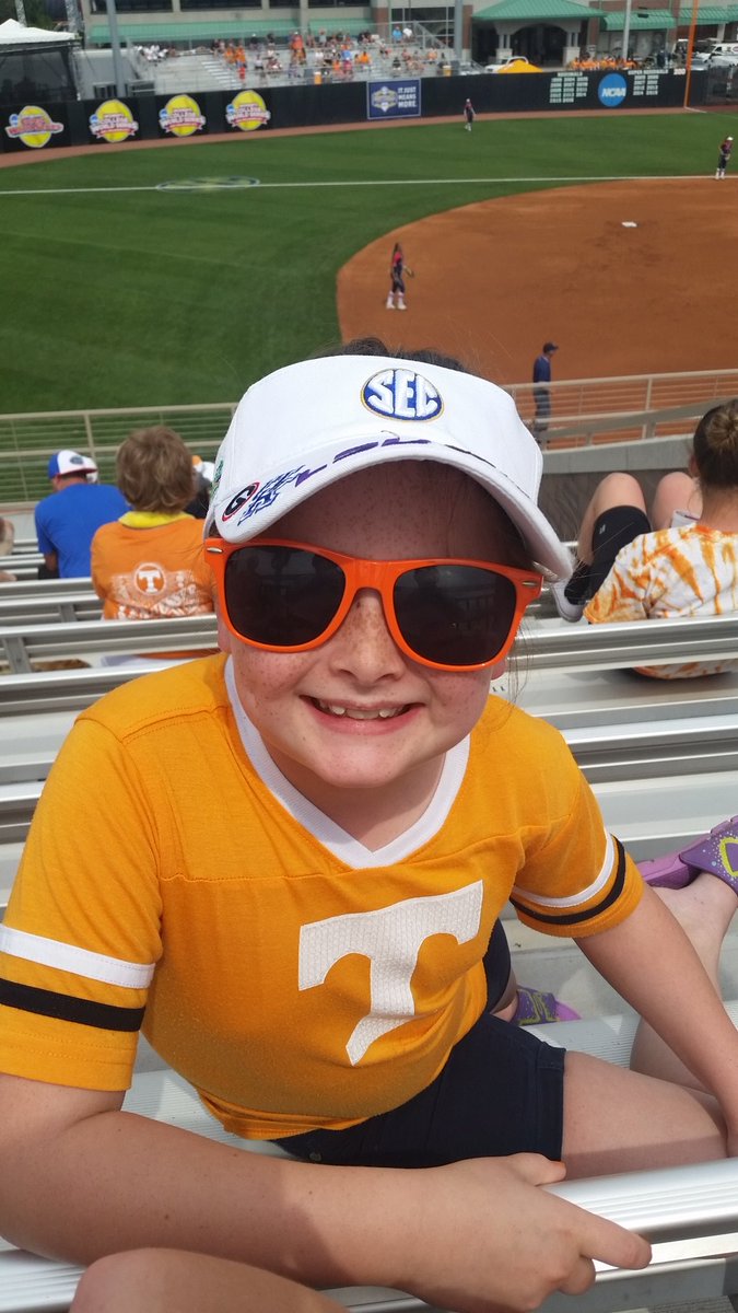 sratkins02's tweet photo. #secsb https://t.co/3tTcoK73ne