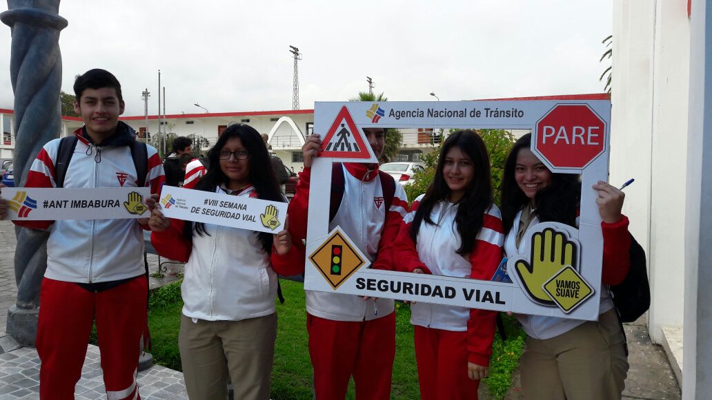 Andres_Salas87's tweet photo. Hoy pudimos llevar nuestro mensaje de #SeguridadVial a U.E. #TeodoroGomez, continuamos concienciando el #RespetoAlPeatón y cambio de cultura https://t.co/lzLPt9NnUG