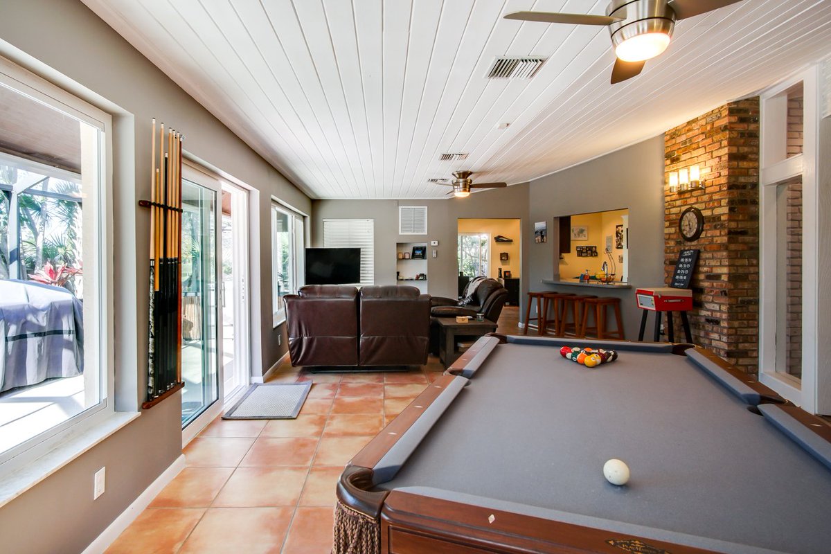Real321Lux's tweet photo. This 3br/2ba is located in Melbourne, FL! Full listing details: https://t.co/gsMMlROatG interested? DM me! #real321lux #melbournefl https://t.co/B1NteEekHn