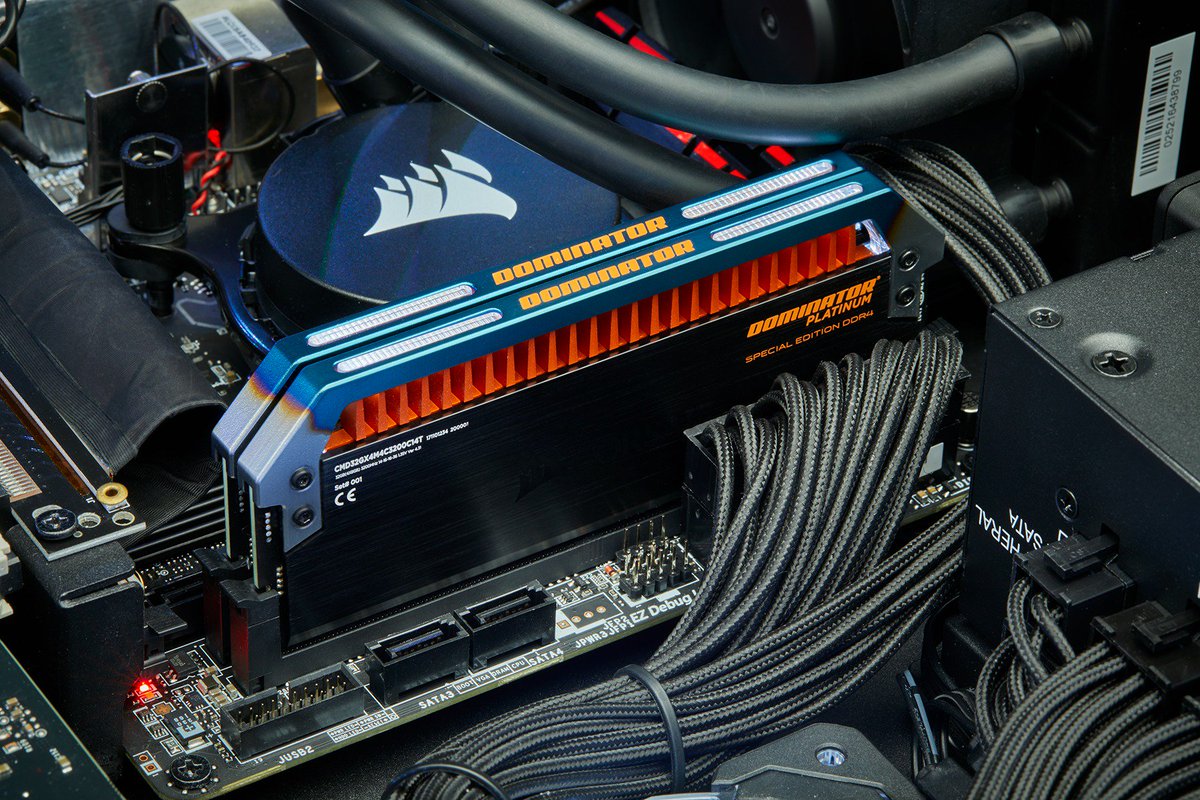 svag Miniature at donere Twitter 上的CORSAIR："Want our brand new CORSAIR DOMINATOR PLATINUM Special  Edition TORQUE DDR4 RAM? @TweakTown is holding a giveaway!  https://t.co/MxjlfpP5VU https://t.co/blTehLoDen" / Twitter