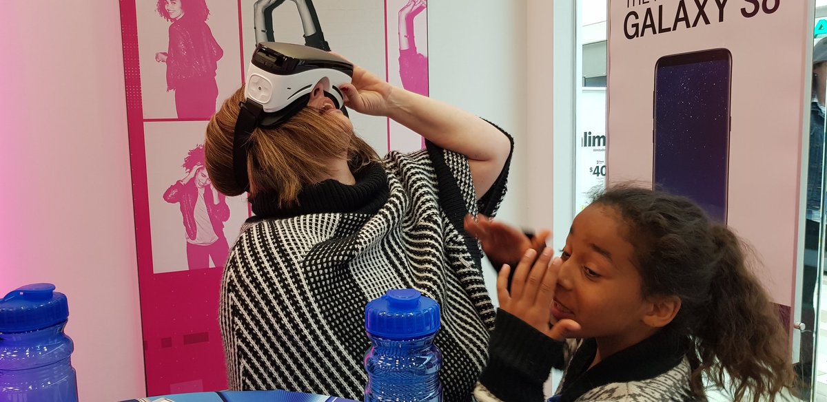 samsung_brandon's tweet photo. Fun with the #galaxyS8 and #gearvr @TMobile
@theSamsungSide
#fsmsundayfunday https://t.co/bN9pIqA3Xg