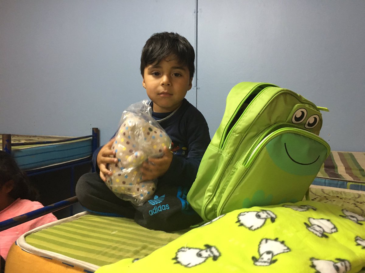 MDSCoquimbo's tweet photo. Familias damnificadas y en situación de calle reciben kits de emergencia para niñ@s en albergue de #Coquimbo @CreceContigo https://t.co/8mjxIatnZH