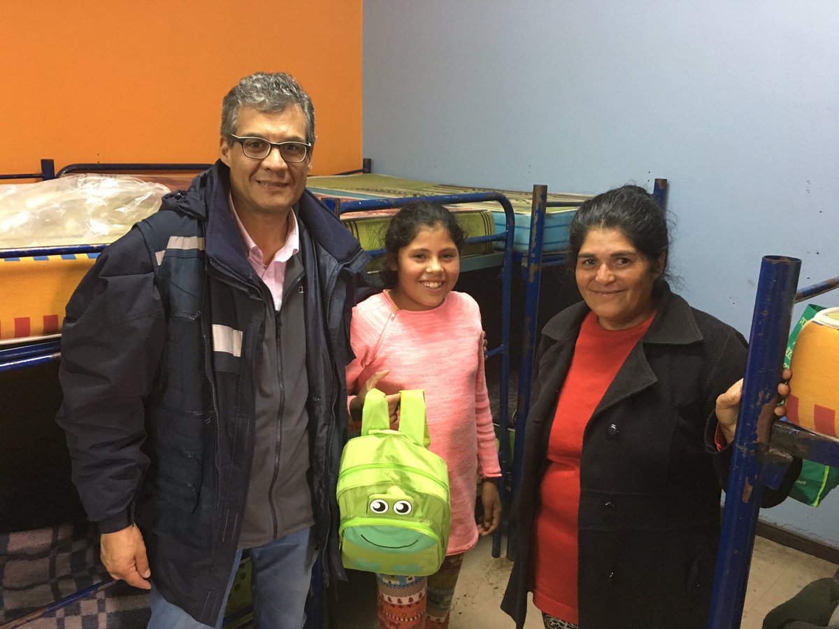 MDSCoquimbo's tweet photo. Familias damnificadas y en situación de calle reciben kits de emergencia para niñ@s en albergue de #Coquimbo @CreceContigo https://t.co/8mjxIatnZH