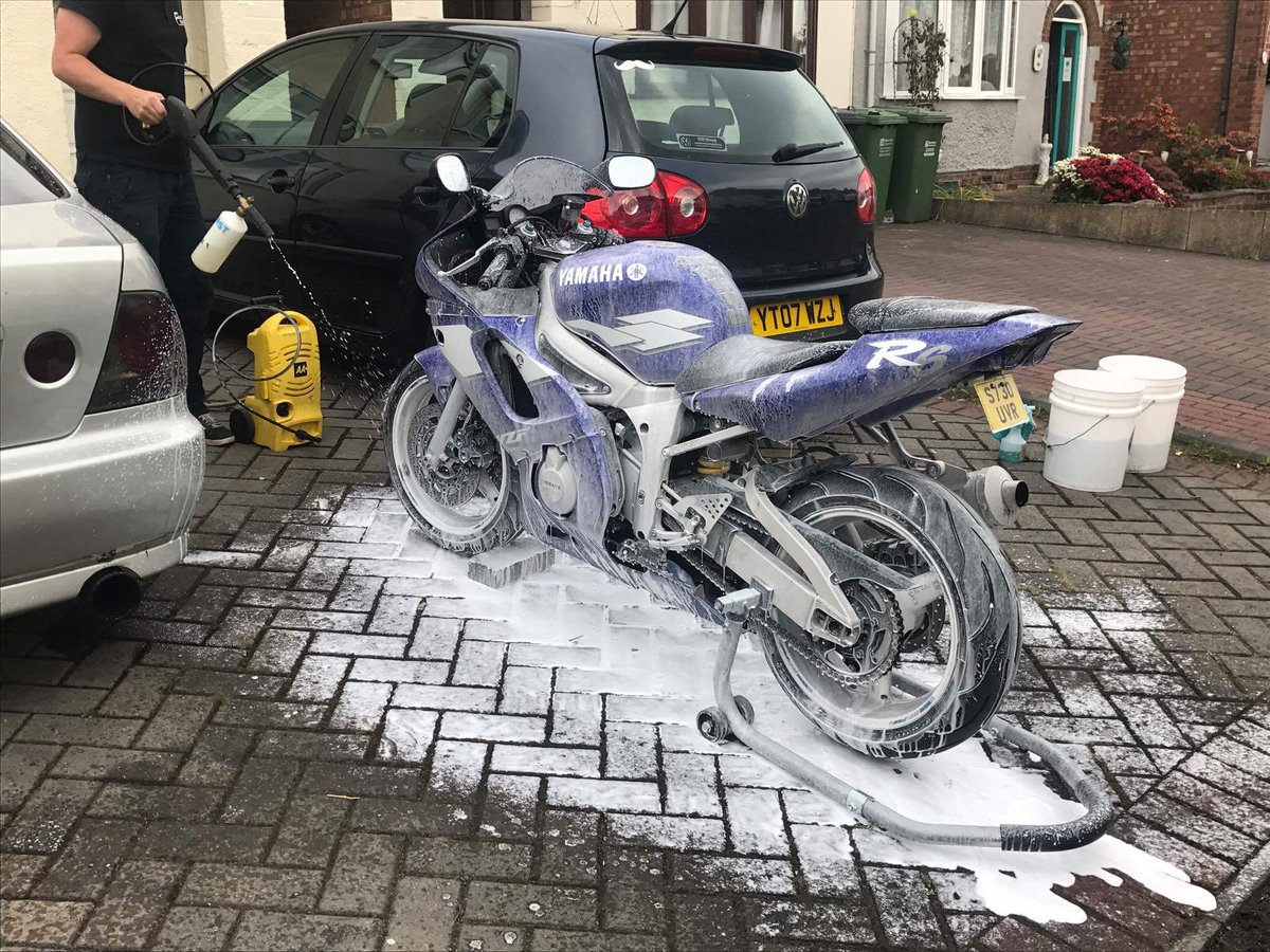 FlashValeting's tweet image. Yamaha R6 that was cleaned today #YAMAHA #R6 #bilelife #fresh&amp;amp;clean