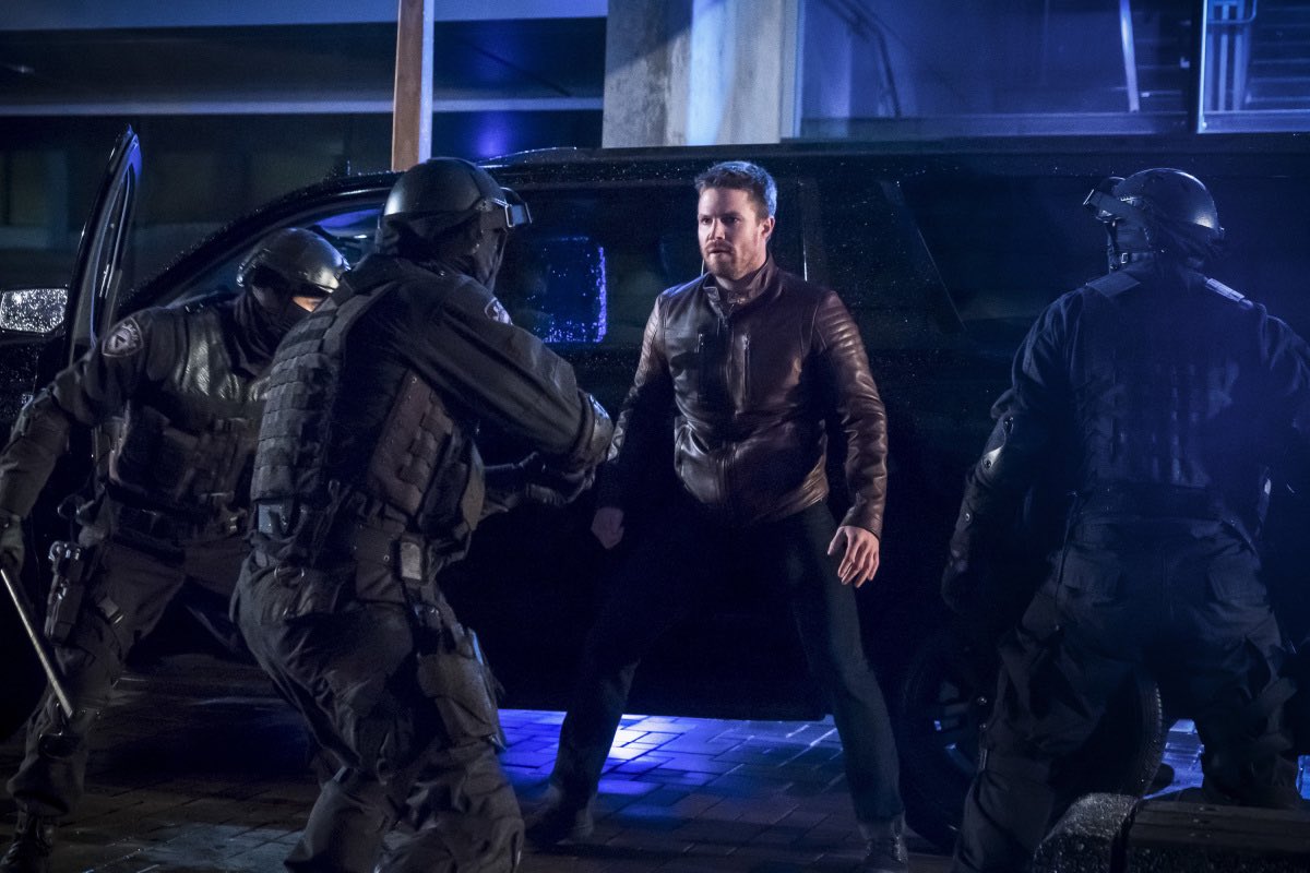 StarlingCityJ's tweet photo. Official pics for #Arrow 5x22 "Missing" 😁🙌 Oliver out in the field, and Malcolm Merlyn back 💚🎯💚🎯 part 4 https://t.co/OWXCxzkA57