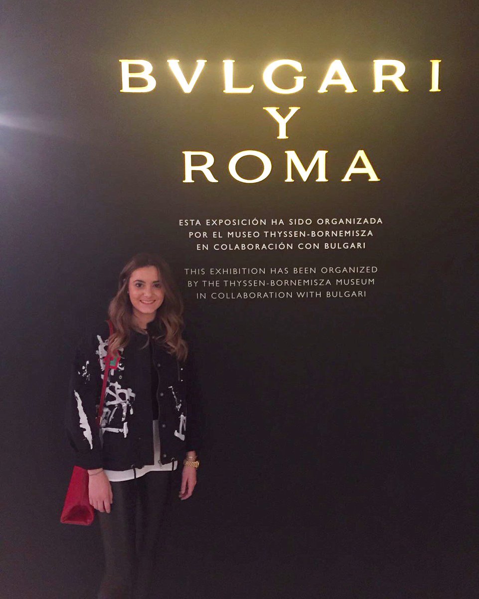UnratoconCris's tweet photo. I'd love to hear your thoughts! Bvlgari y Roma

https://t.co/NzHO30HBtG https://t.co/r3GUochzMz
