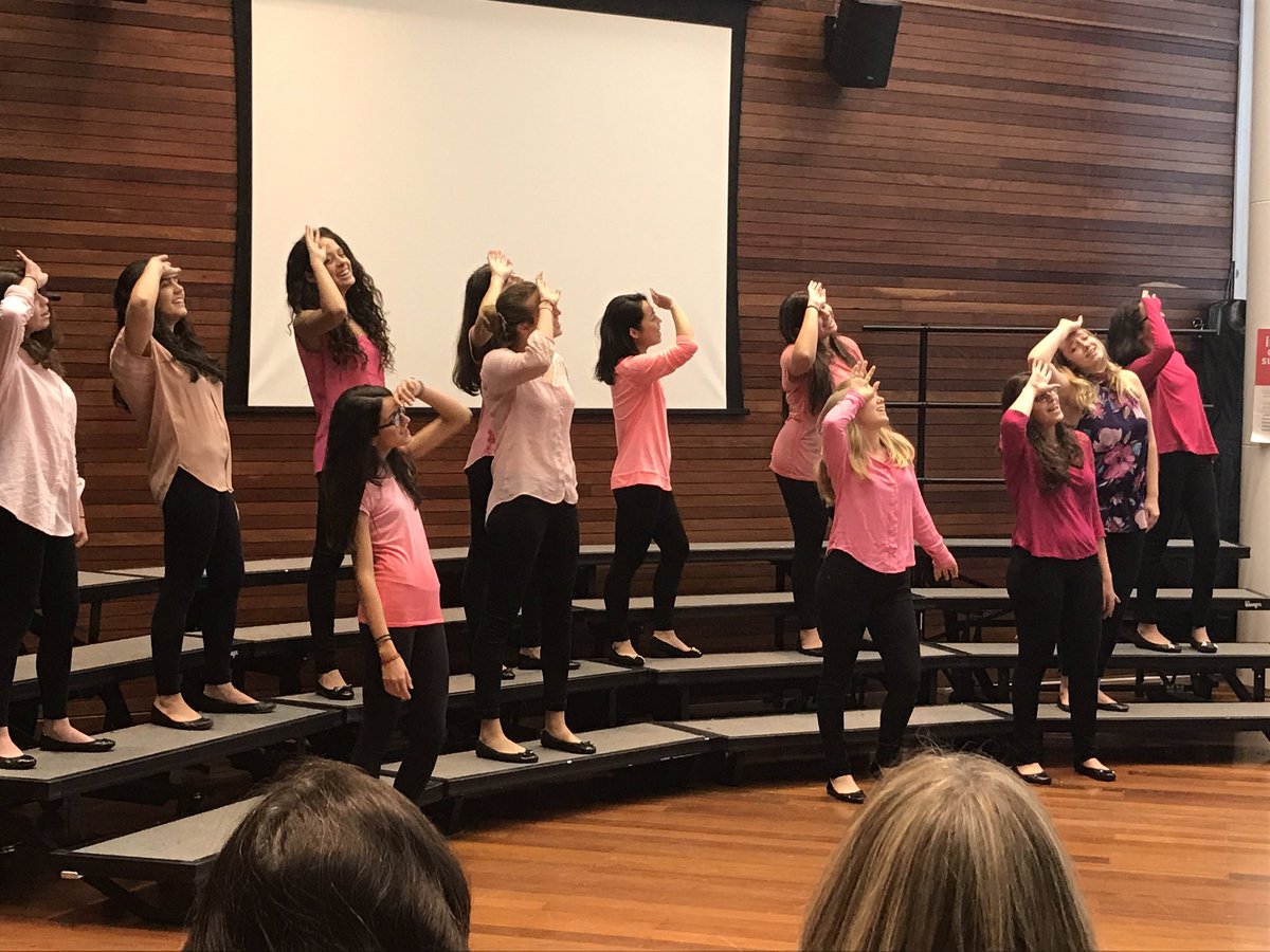 OckiAtGraded's tweet photo. @GradedBR mini Mothers Day concert. Great job Neide and Graded Choir #HSRocks https://t.co/KD94W07LyR