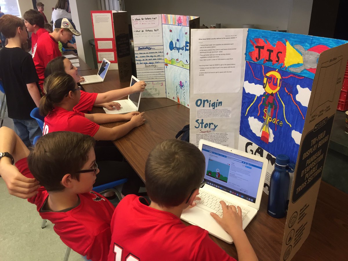 kcolbert1974's tweet photo. Great things happening at Coding Quest Arcade today. Can't wait to see where students take it next! Way to go Phelps. #NNDSB #codingquest https://t.co/qSA4npABlV