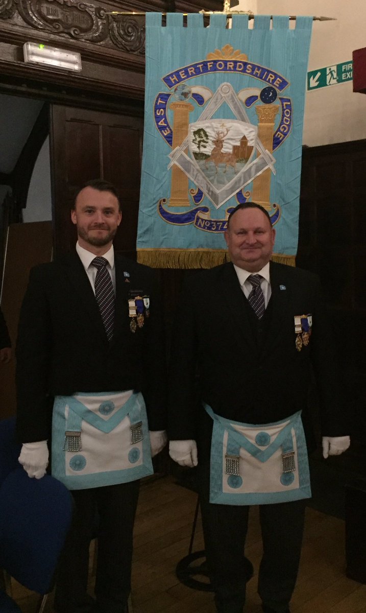 glherts's tweet photo. What a fantastic evening. 2 of our members visiting East Herts Lodge fir a 2nd degree #happyherts 👍🤝📕 https://t.co/Nha1WBkI4S