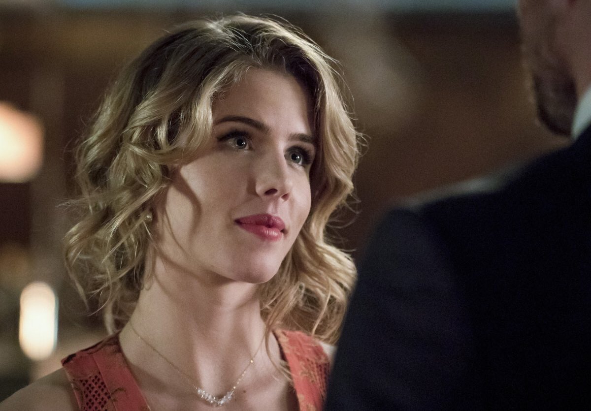 thebestofarrow's tweet photo. they are so in love https://t.co/ssPAvK1l7G