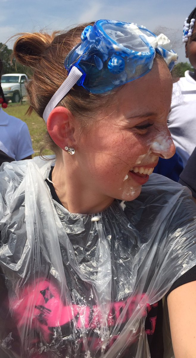 rcsraiders's tweet photo. Our 👩🏻‍🏫 at @ERpanthers though...to celebrate their stellar K2 Math scores, 1st Graders pied their teachers in the face! #RCSStudentsFirst https://t.co/3UKzVYwS20