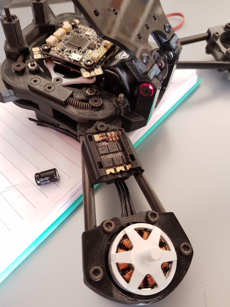 CrashBOXDrones's tweet photo. Test fitting components +plus an updated ESC mag design. #CrashBox #Flow250 #TeamBlackSheep #RotorRiot #MrSteeleSilk https://t.co/CiAh4NNPME