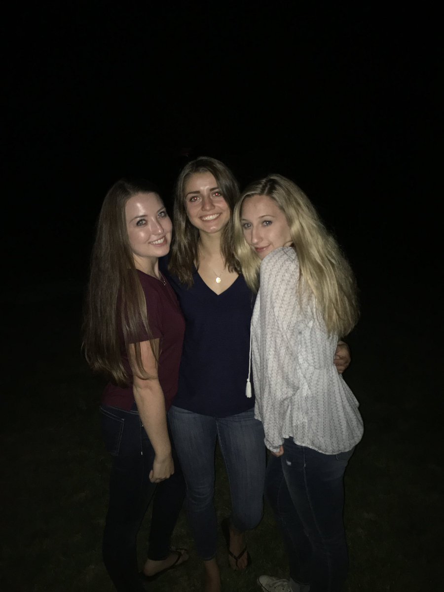 amandapotvin780's tweet photo. Happy birthday to my best friend love you lots ❤️❤️ @juliafiliault tb to this night hehe 😉😉 https://t.co/sIJzi6sQ8i