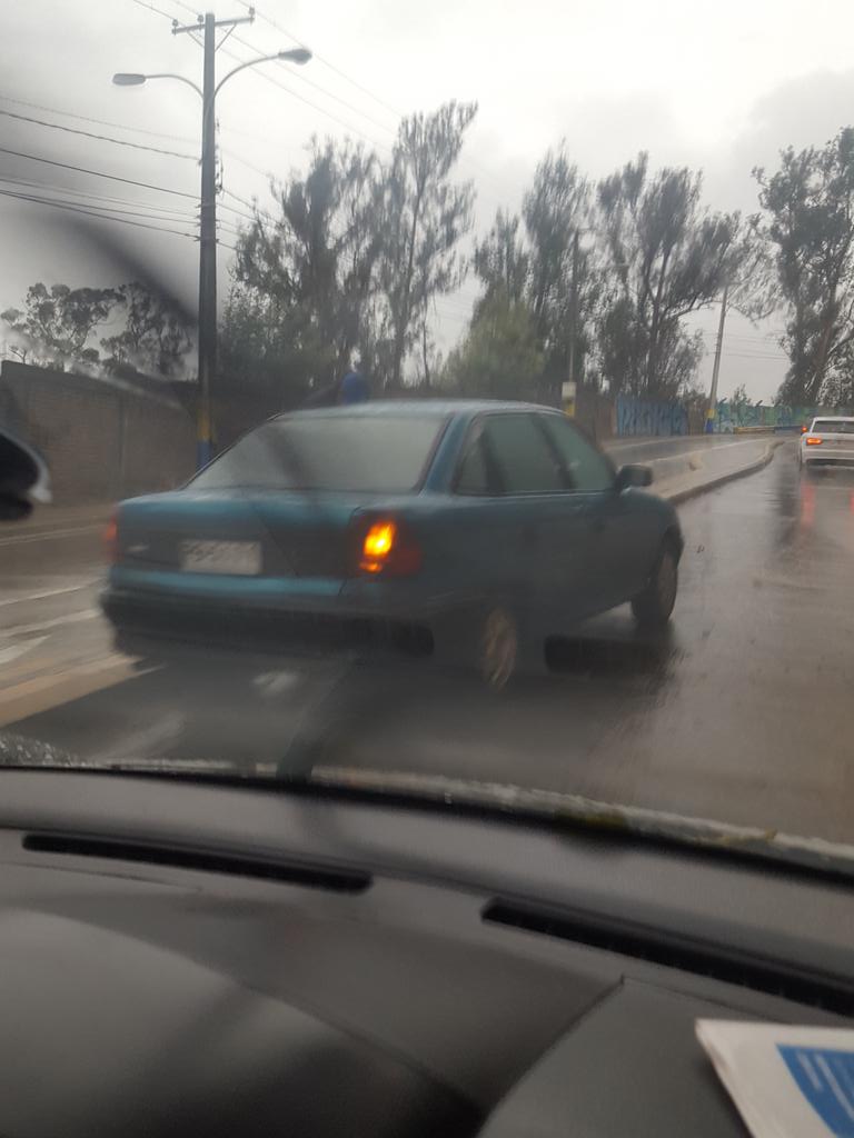 Tolariano1's tweet photo. @sitiodelsuceso vehiculo en panne en subida padre hurtado #ViñadelMar @AlertaVR @Carabdechile @EmergenciasVA @biobio @adnradiochile https://t.co/kgTe4ezxsN