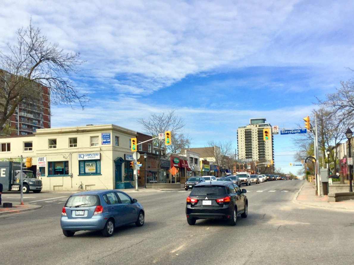 BREAKING NEWS Advanced green @Stavebank Rd. 12-14 vehicles Xtra per light cycle <a href="/ward1_office/">Ward1 Office</a>  #SlightlyBetter:)