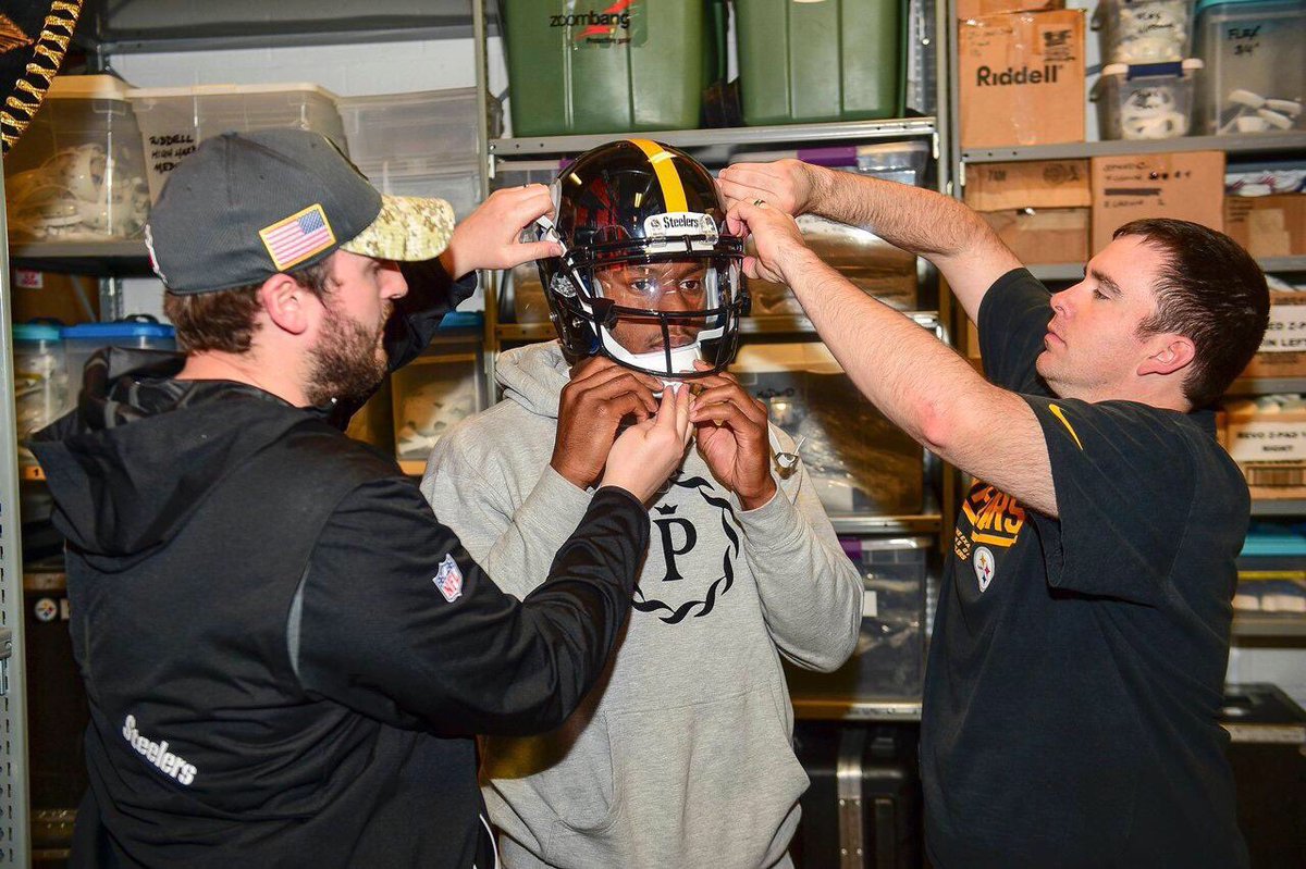 TeamJuJu's tweet photo. #HereWeGo https://t.co/IcQd6Fz52F