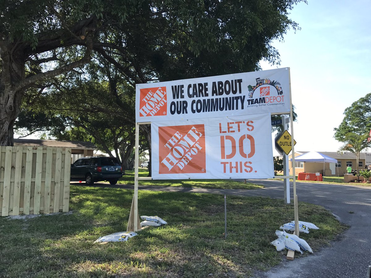 Christopher Fraga (@taraabull8o8__) on Twitter photo R&R Veterans Village gets new fence thanks to the D85 team led by <a href="/IstumortonS/">Colville S Morton</a> and his team! #GivingBack #CommunityProject #1400ft #Teamwork R&R Veterans Village gets new fence thanks to the D85 team led by <a href="/IstumortonS/">Colville S Morton</a> and his team! #GivingBack #CommunityProject #1400ft #Teamwork