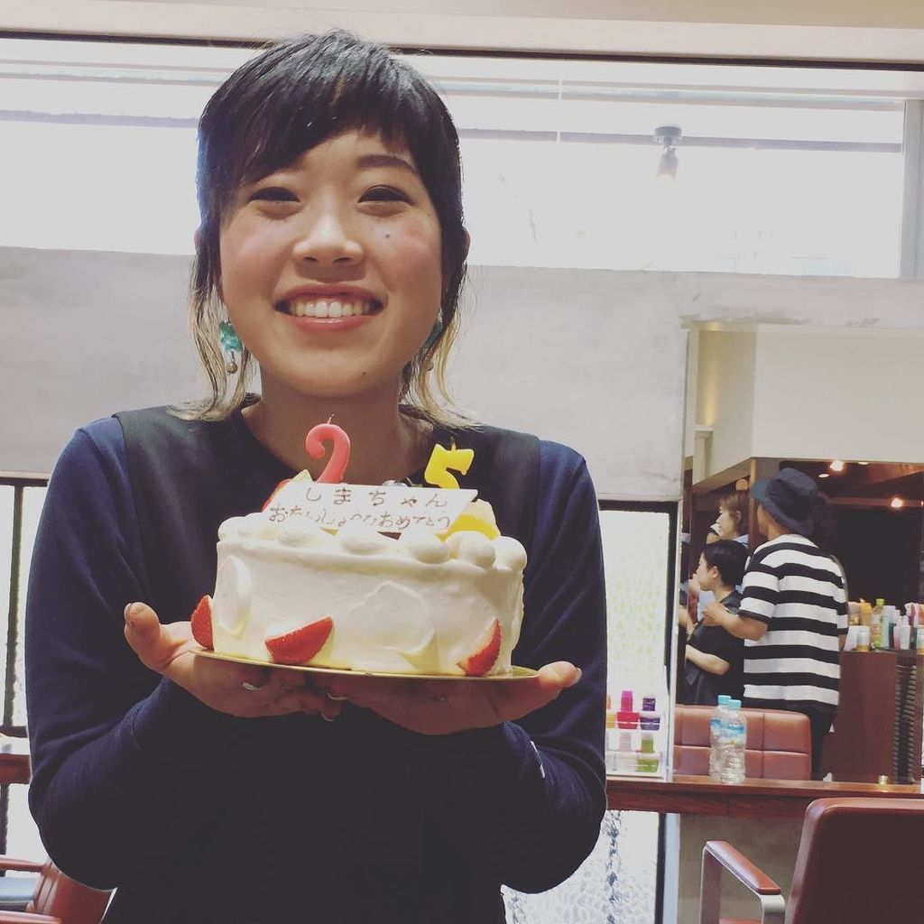 rushfuse's tweet photo. 永和店スタイリストのシマちゃんが25歳になりました❤️
#美容室 #rush #ラッシュ #rushcut #永和 #布施 #美容学生 #東大阪美容室 #オージュア #オージュアソムリエ #近鉄奈良線 #大阪rush #東大阪メ… https://t.co/NsDHSXka0k https://t.co/czo2Pxq05k