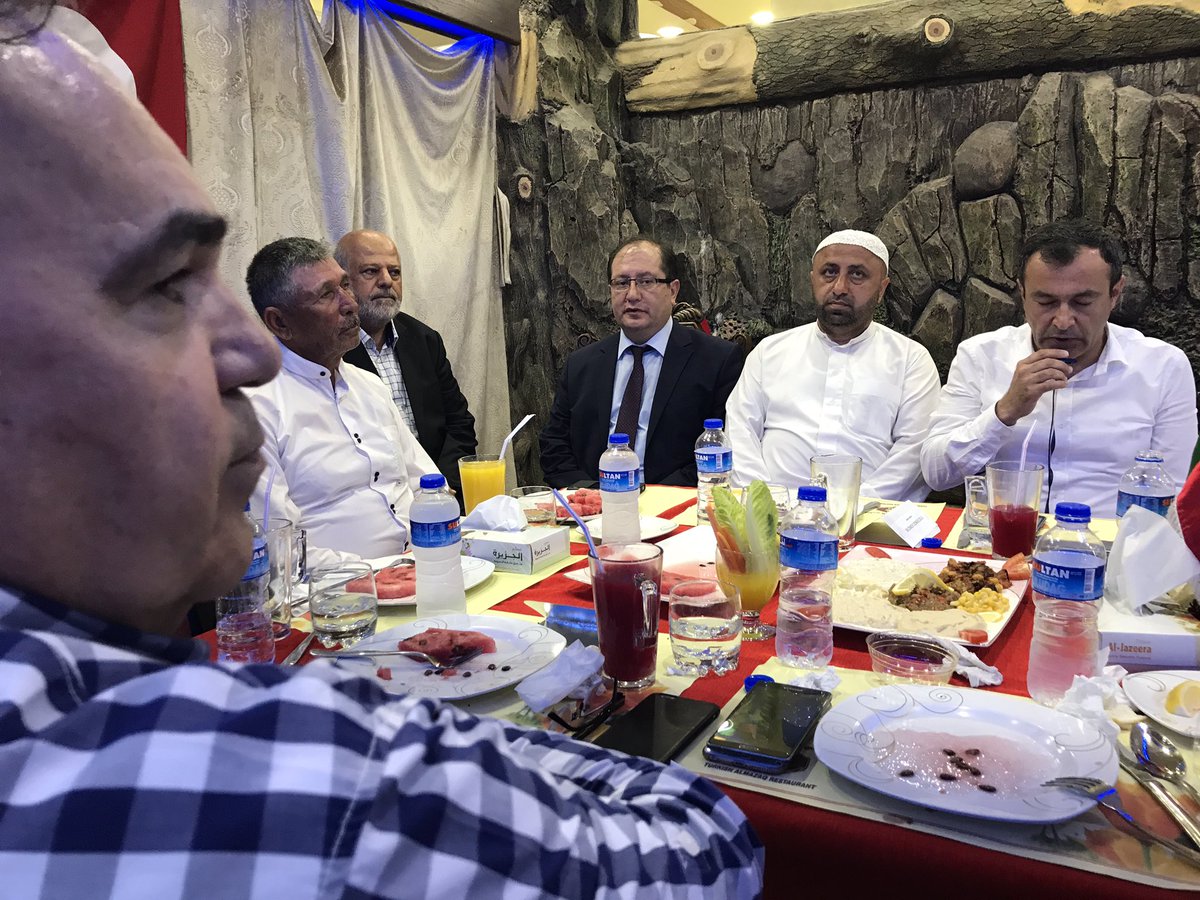 cib_cidde's tweet photo. Mekke'de Berat Kandilinde şehidimiz Ömer Halis Demir'in ruhu için ve tüm şehitlerimizin ruhu için iftar yemeği düzenlendi. https://t.co/b3B0Y2a6R5