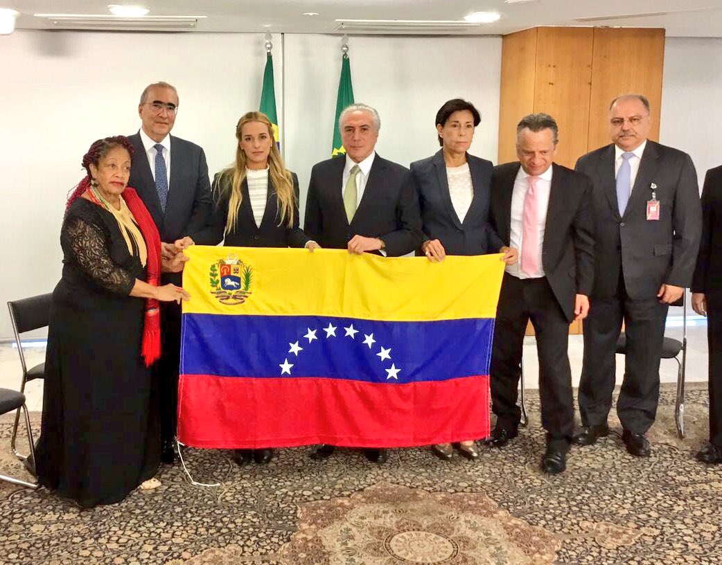 liliantintori's tweet photo. Nos reunimos con el Presidente de Brasil @MichelTemer. 1era vez en 18 años que los venezolanos somos recibidos en el Palacio del Planalto. https://t.co/c0HU8nXDKg