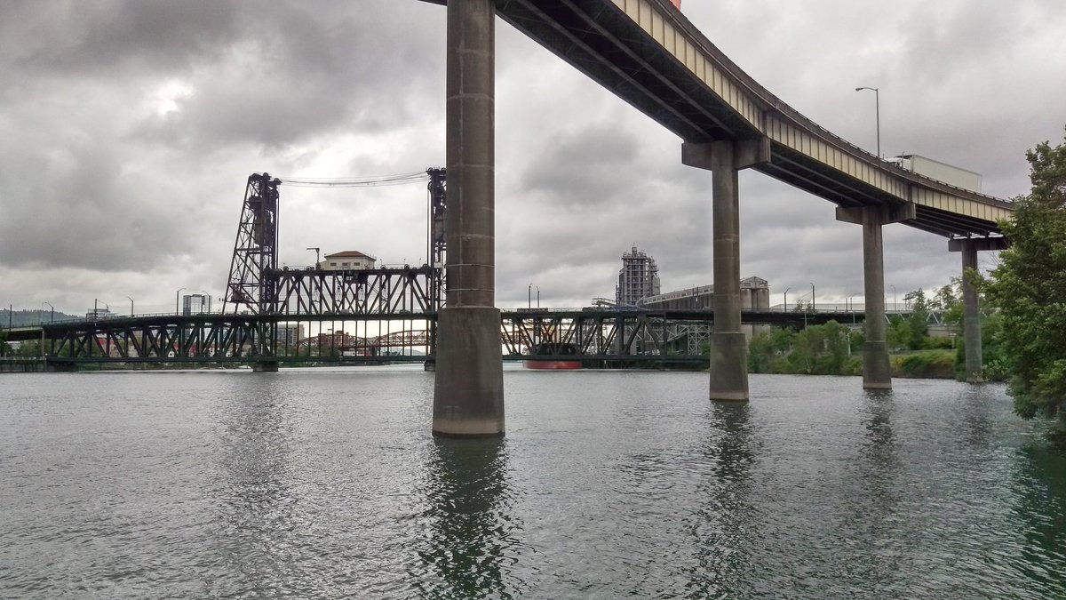 Riding down the Willamette on <a href="/BIKETOWNpdx/">BIKETOWNpdx</a>. :) @SLCBikeShare
