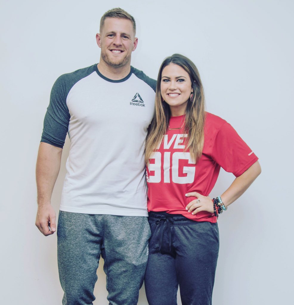 Megananderson72's tweet photo. MEGAWATT 😎🤘🏽 @JJWatt #BEDTalks17 @MattressFirm thanks for giving big in #Houston with us! https://t.co/NK2O7euVI8