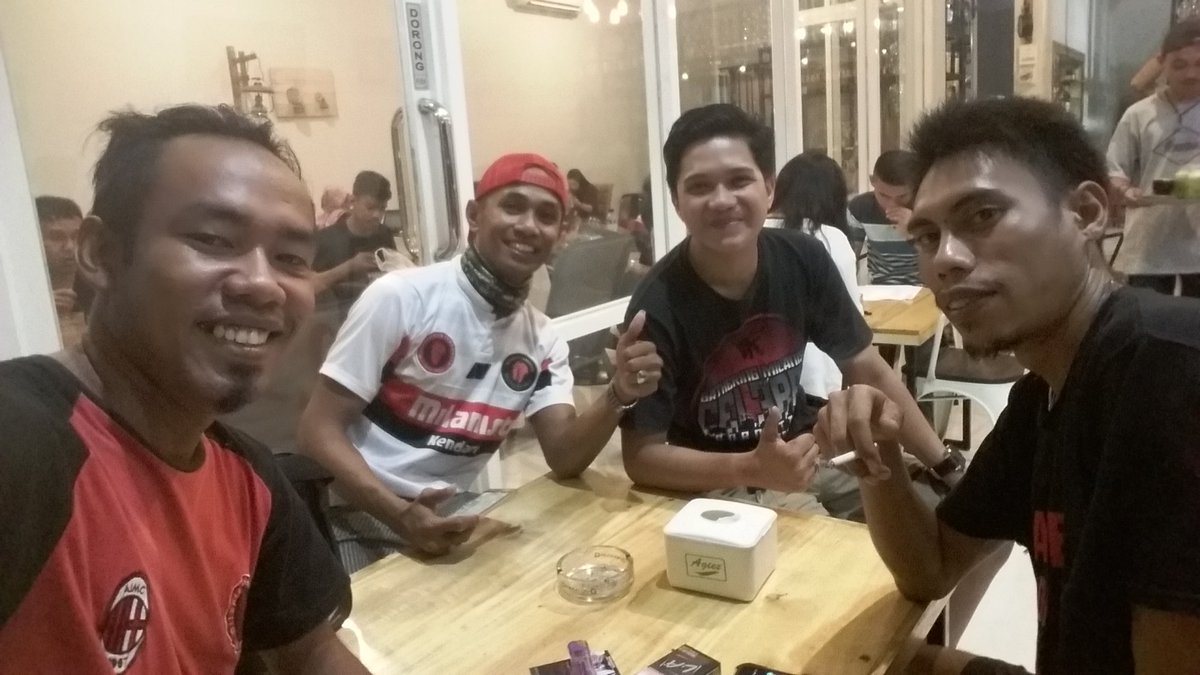 Ngopi with member MIsezpolman sodara chali
<a href="/Misezkotabaubau/">milanisti buton raya</a> 
<a href="/MIsezPolman/">MI Sezione Polman</a>