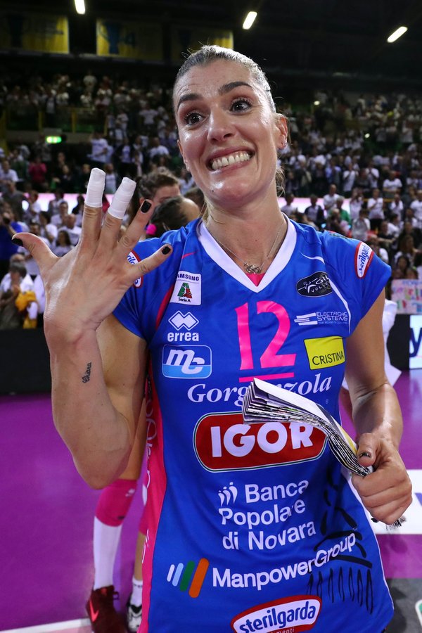 marianamss's tweet photo. 38 ANOS. TITULAR. CAMPEÃ ITALIANA. PELA QUINTA VEZ. FRANCESCA PICCININI!! https://t.co/8l2EfiGi7B
