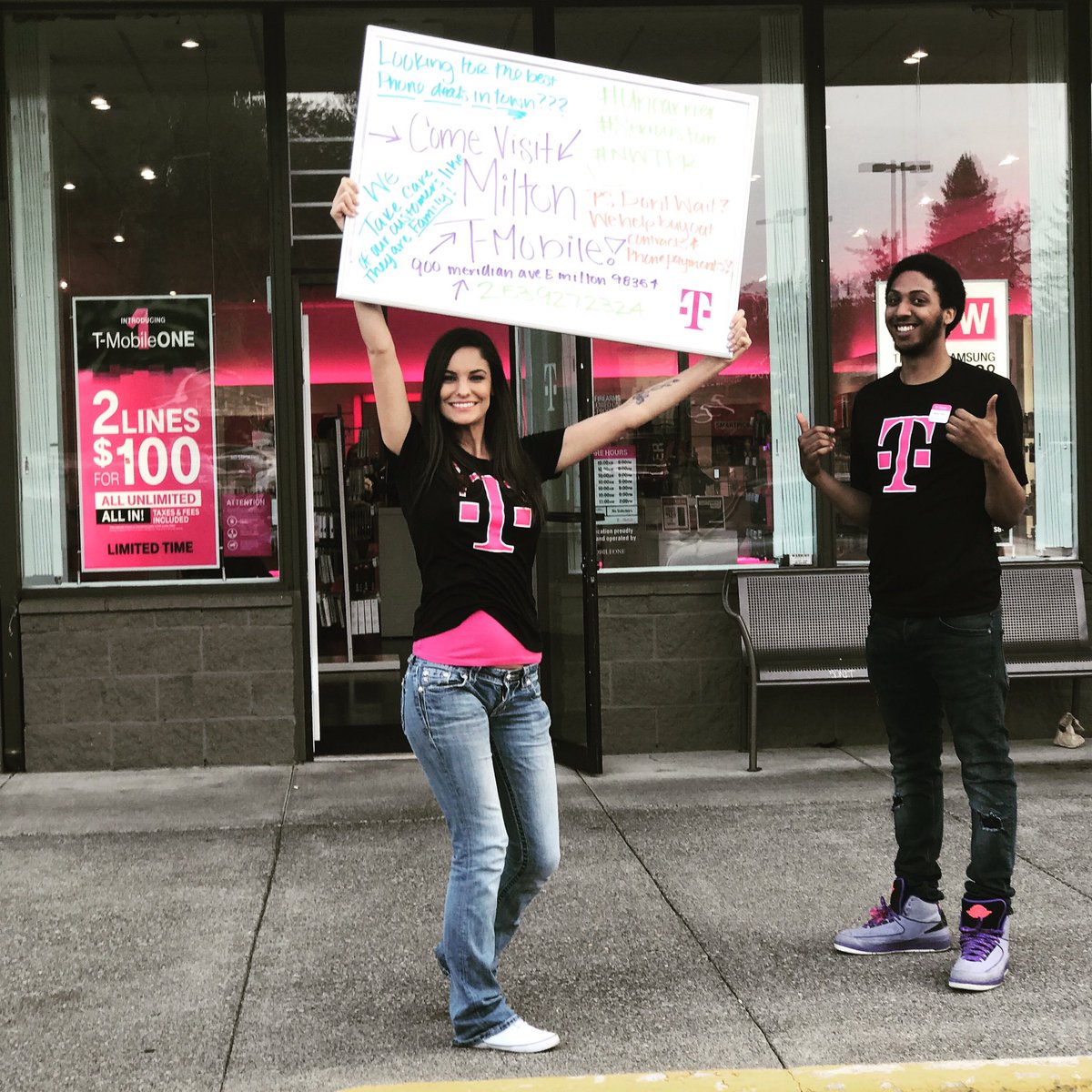Hanna_Goforth's tweet photo. Stop by the Milton T-Mobile! #milton4782 #seriousfun #uncarrier #customersmatter @MobileOneLLC @magicmar33 @M1_EAJ @M1BryceMoore https://t.co/dz64wt6jQz