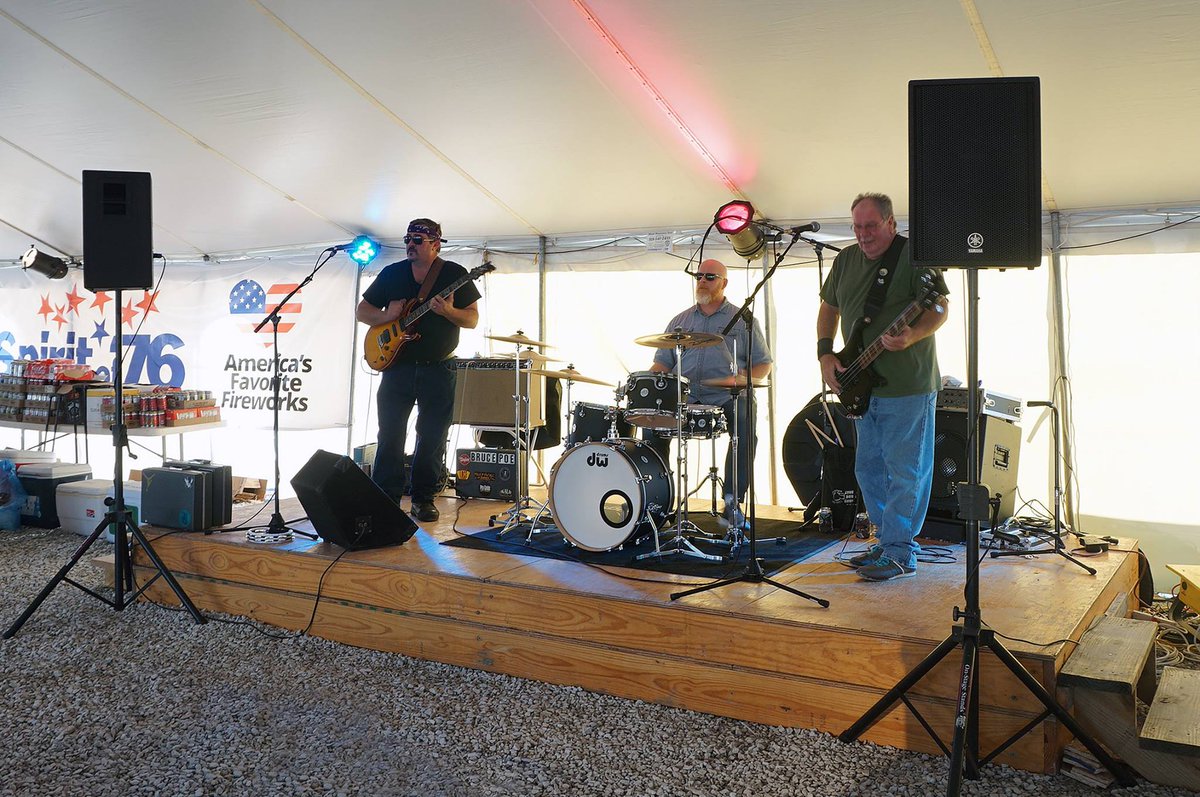 SO76ee's tweet image. El pasado fin de semana nuestros clientes disfrutaron de fuegos  artificiales de las más marcas más calientes, comida, bebidas y diversión!