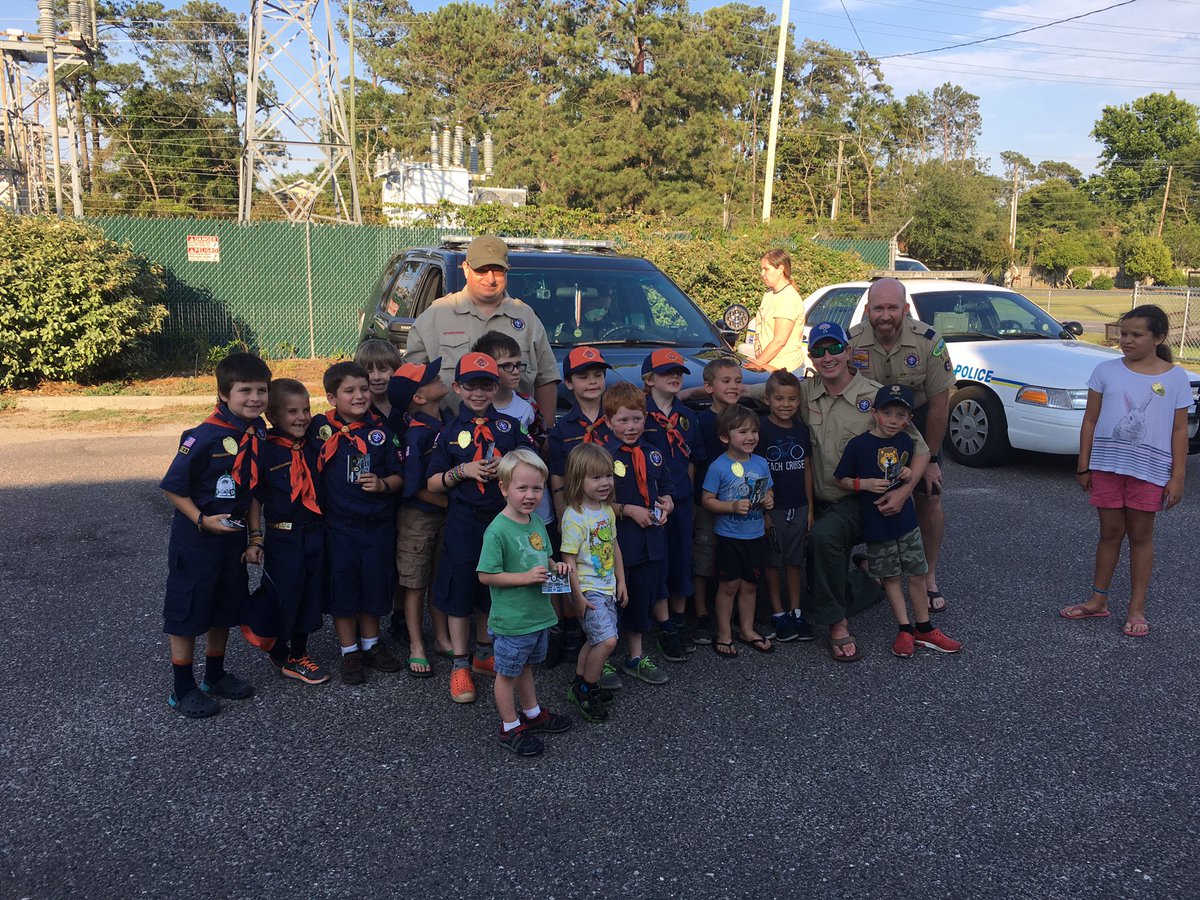 MPPDBenjamin's tweet image. Enjoyed hosting a group of Cub Scouts at the Department! Thanks to PFC. Howard for showing them your cool vehicle! @MountPleasantPD