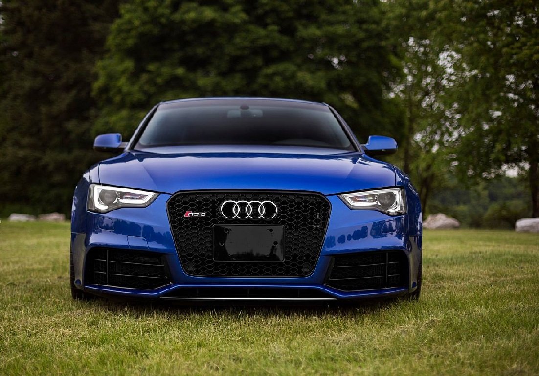 LIRIK's tweet image. Cheating on the porsche, the new love 💞